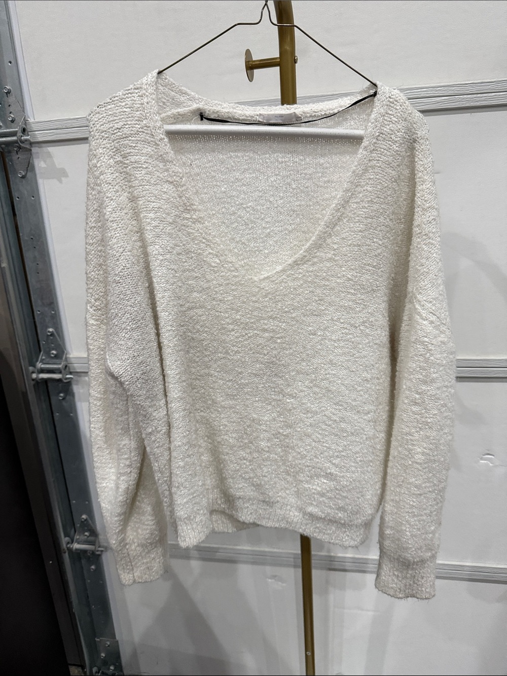 Double zero Cozy V-Neck Women's Sweater in Cream to white